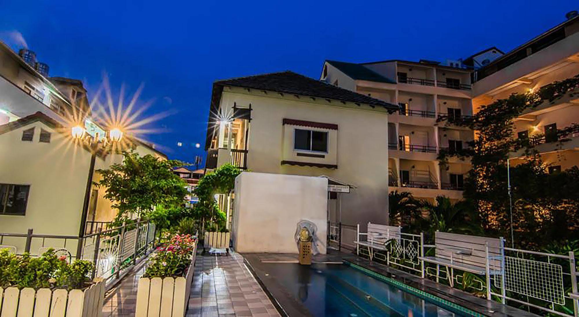 Sutus Court 4 Hotel Pattaya Exterior photo