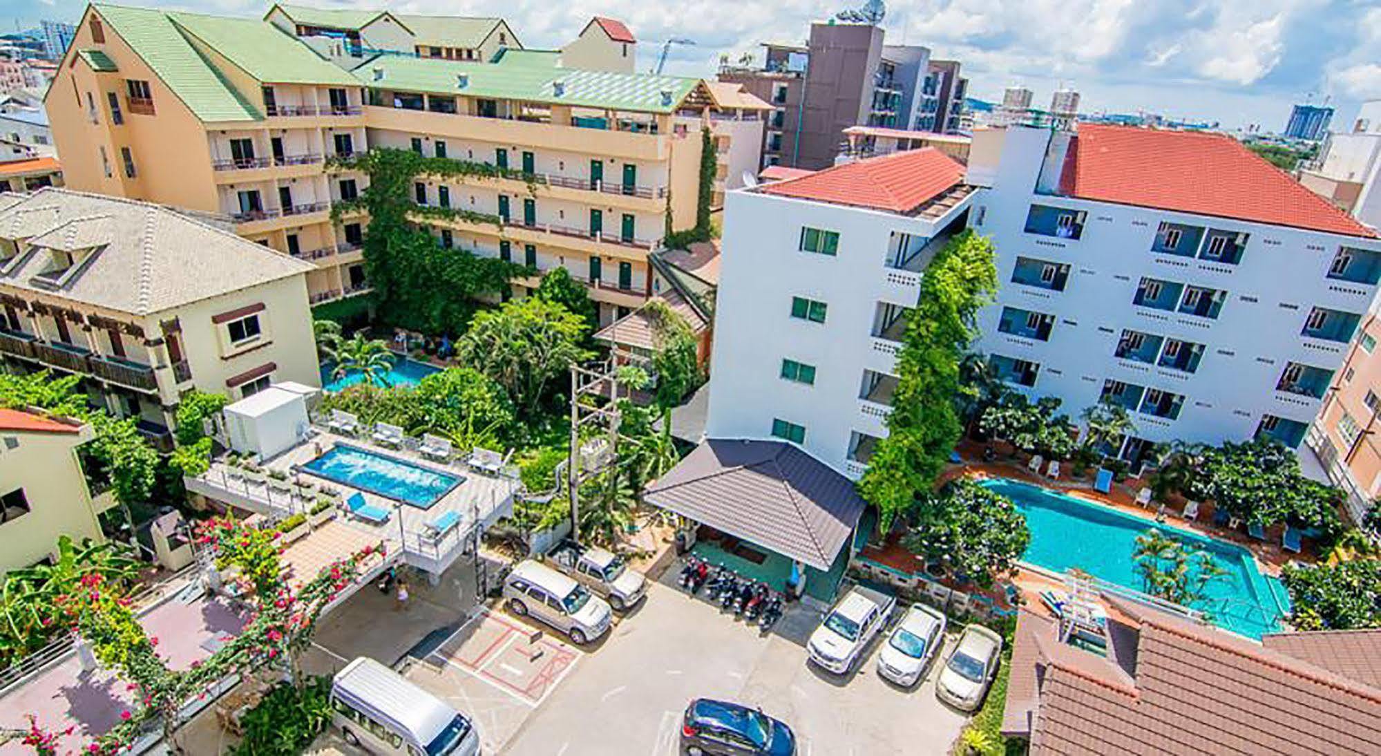 Sutus Court 4 Hotel Pattaya Exterior photo