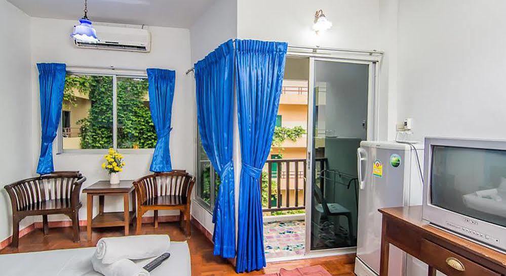 Sutus Court 4 Hotel Pattaya Exterior photo