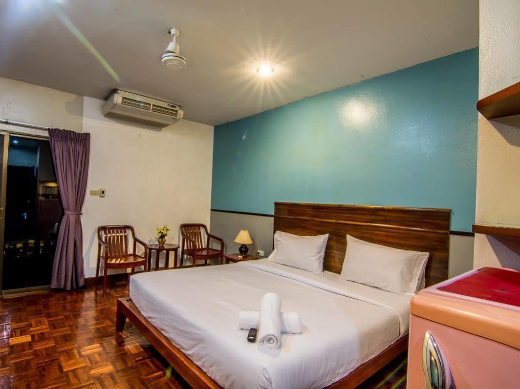 Sutus Court 4 Hotel Pattaya Exterior photo